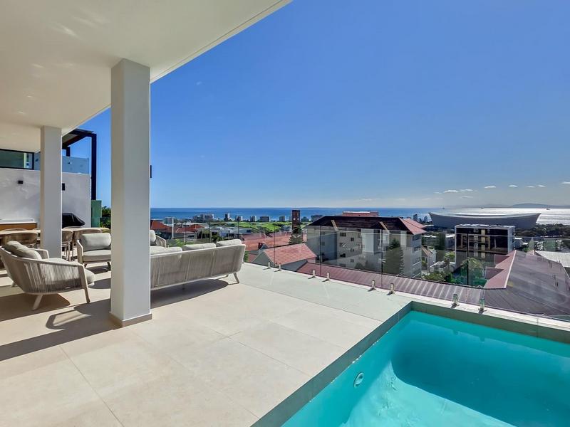 5 Bedroom Property for Sale in Green Point Western Cape